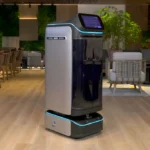 T3 Delivery Robot With Doors Closed Schuin